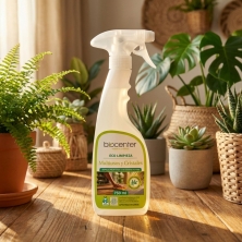 BIOCENTER Limpiador ecológico Multiusos y Cristales de Oxígeno Activo - Spray Ecofriendly 750 ml